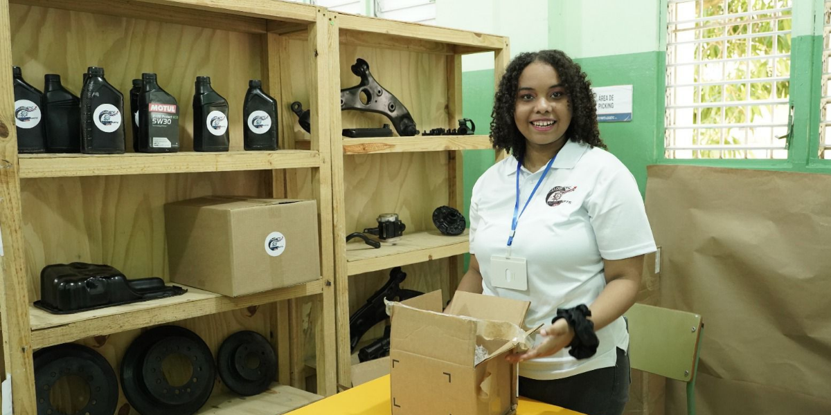  imagen Estudiantes muestran su emprendimiento&nbsp; 