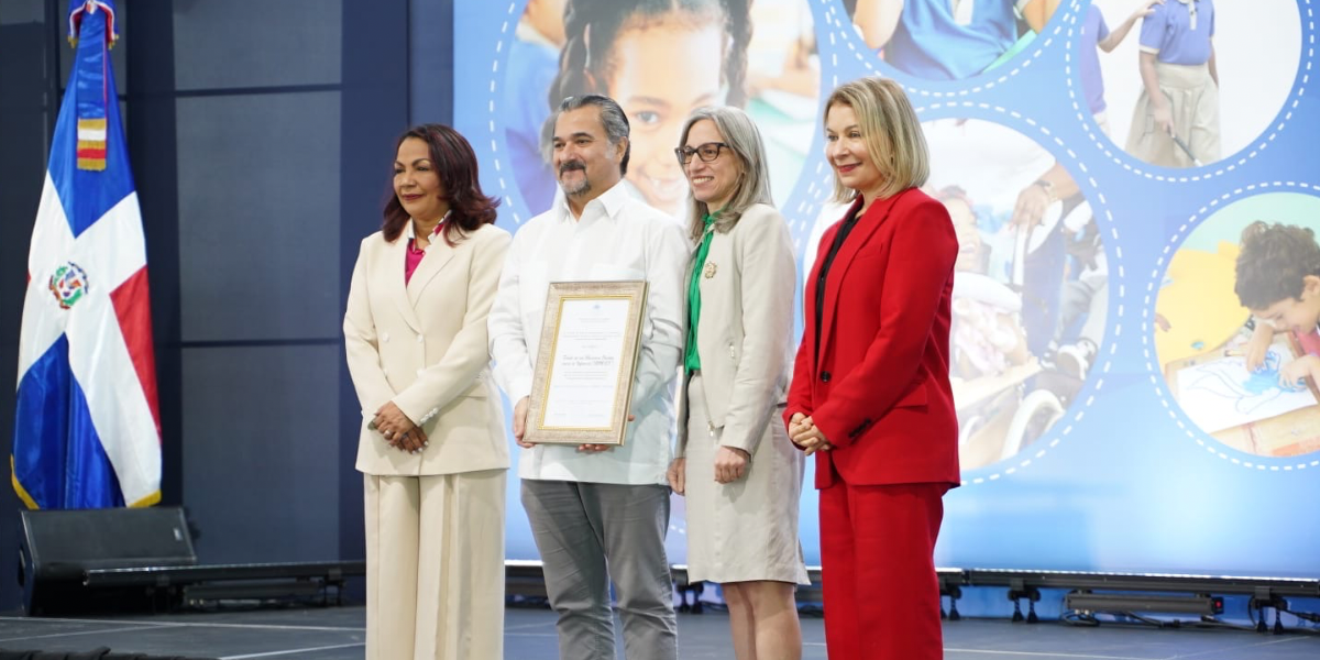  imagen Luc&iacute;a V&aacute;squez, directora general de Educaci&oacute;n Especial 