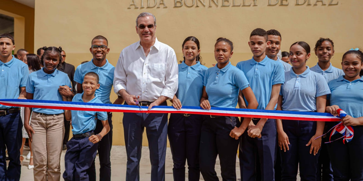  imagen Presidente Abinader entrega dos centros educativos en Pantoja y Pedro Brand&nbsp; 