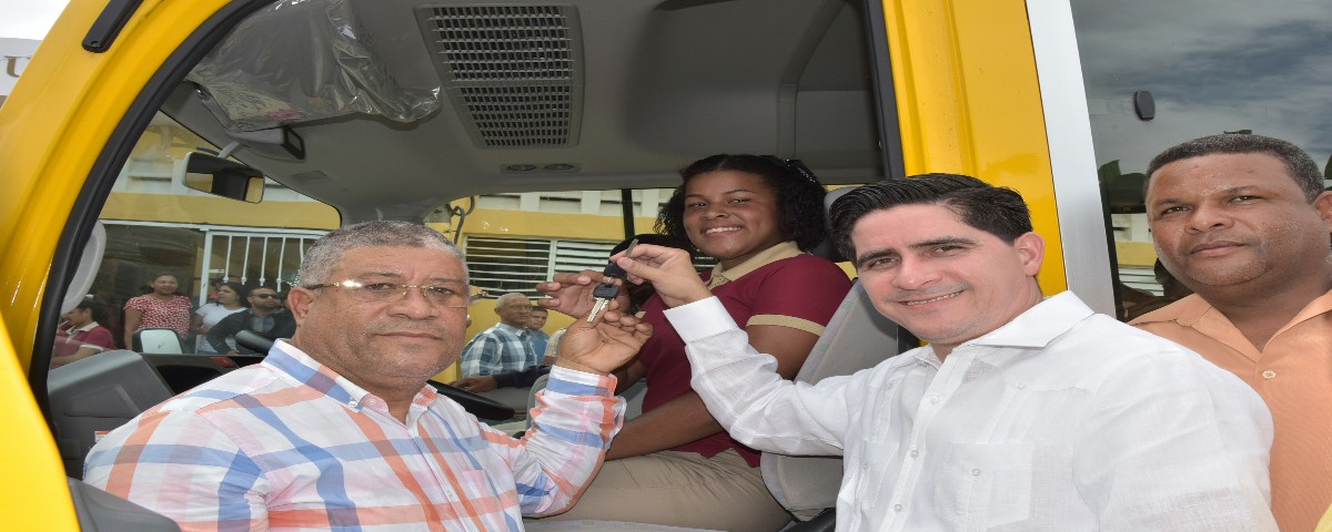  imagen Entrega de autobus 