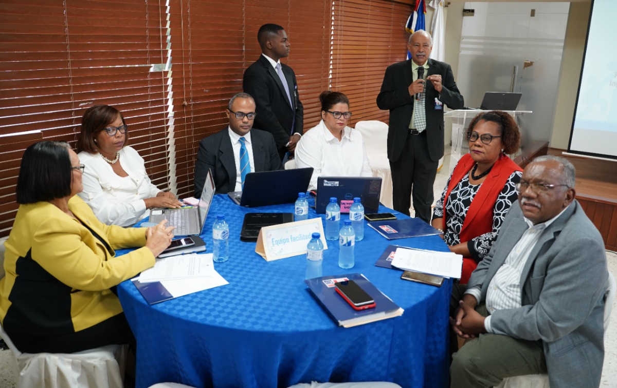  imagen Ministerio de Educaci&oacute;n&nbsp; socializa con los directores de las regionales y distritales de los ejes Este, Sur, Norte y Central el Programa Nacional de Inducci&oacute;n Nuevos Docentes 2022-2023. 