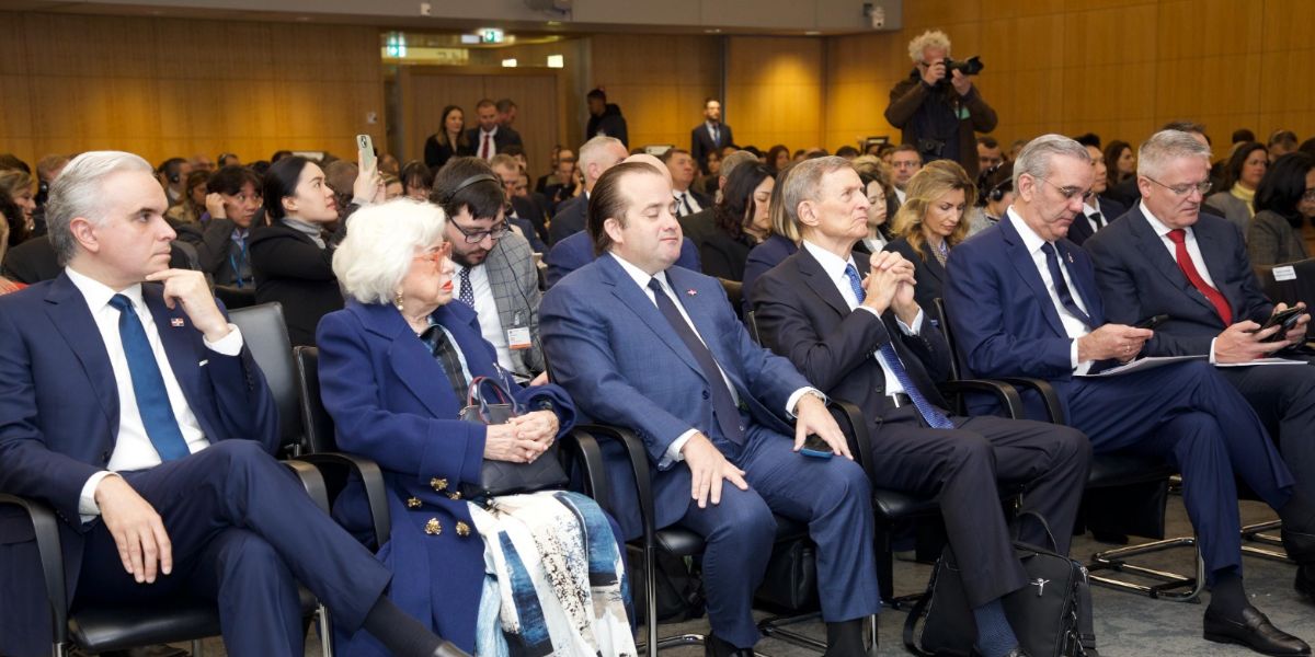  imagen Ministro De Camps junto al presidente Luis Abinader y demas autoridades 