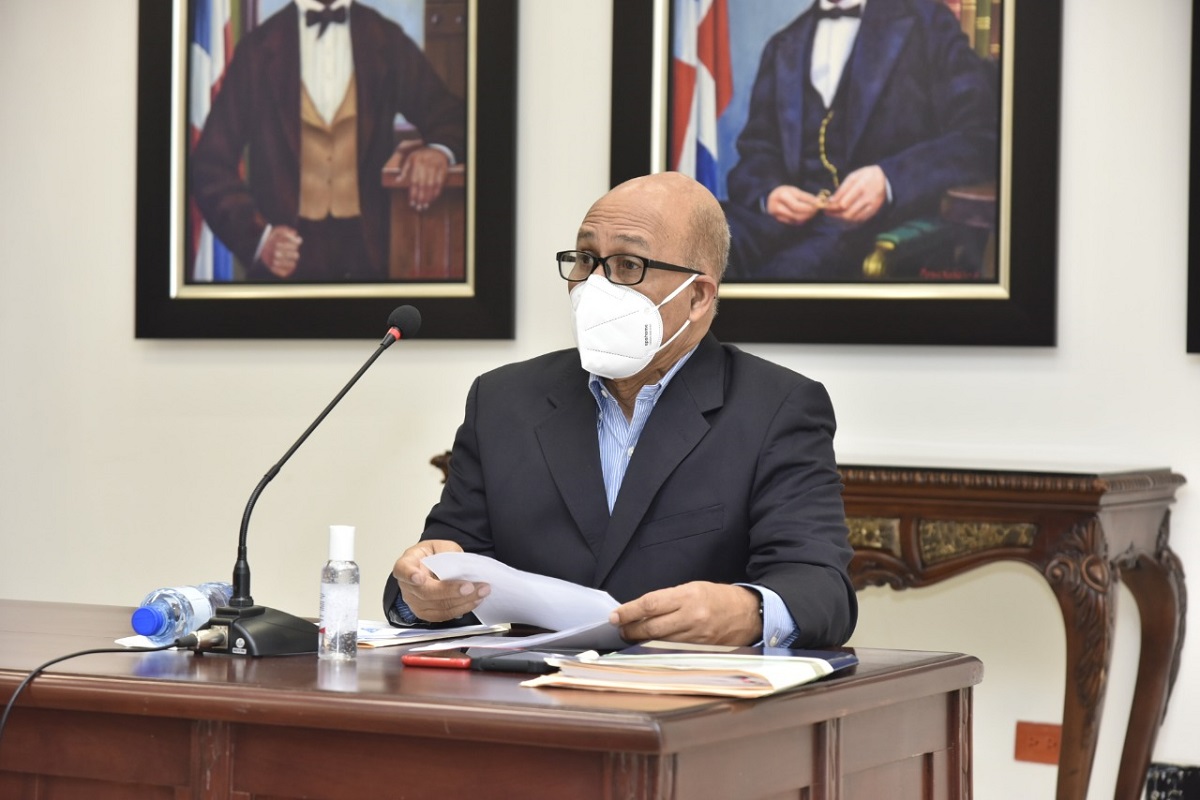  imagen El director del Gabinete Ministerial, Henry Santos 