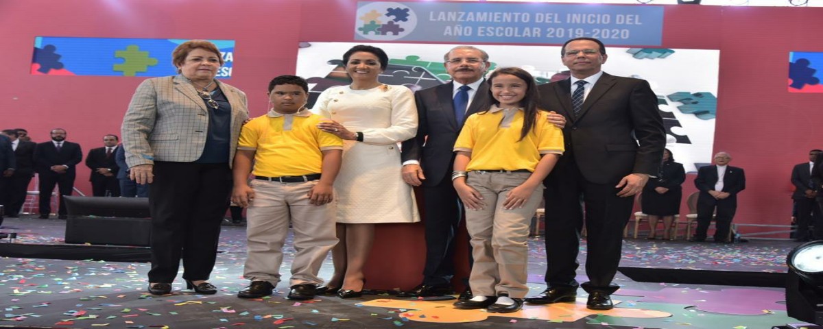  imagen Estudiantes en acto inaugural 