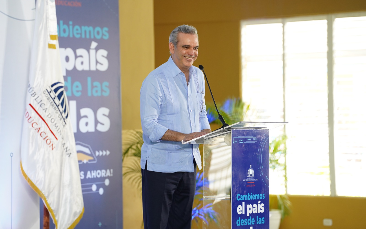  imagen Presidente de la Rep&uacute;blica inaugura centro educativo en la comunidad de San Luis 