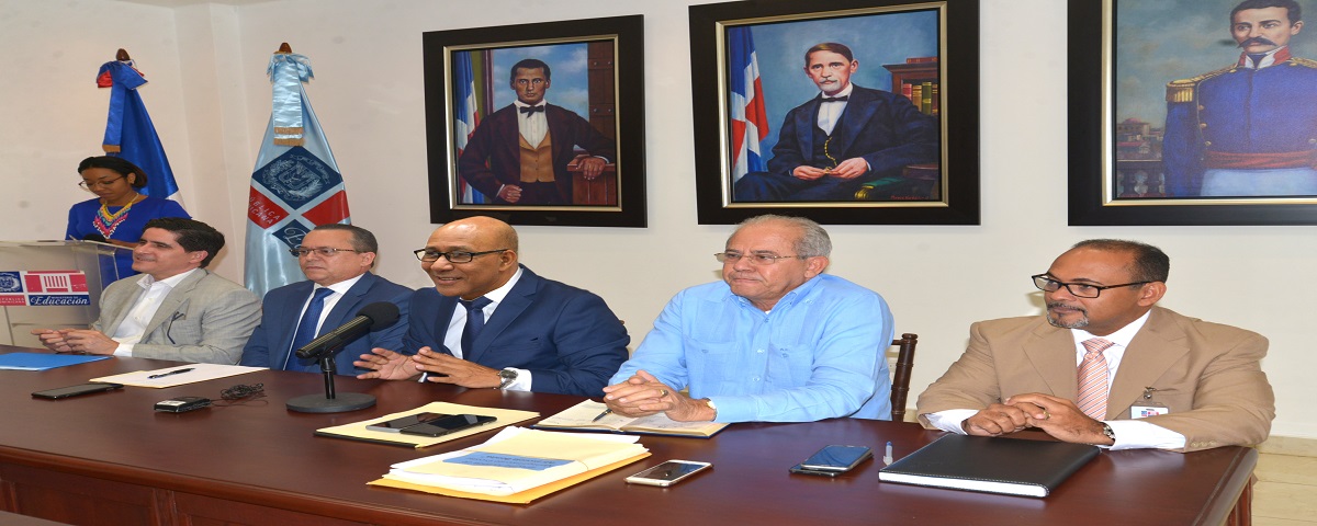  imagen Henry Santos en reuni&oacute;n con directores regionales 