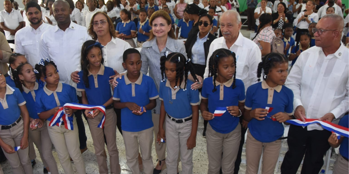  imagen Inauguraci&oacute;n en Haina 