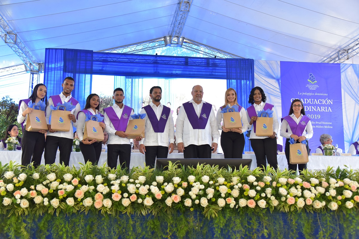  imagen Graduados ISFODOSU 