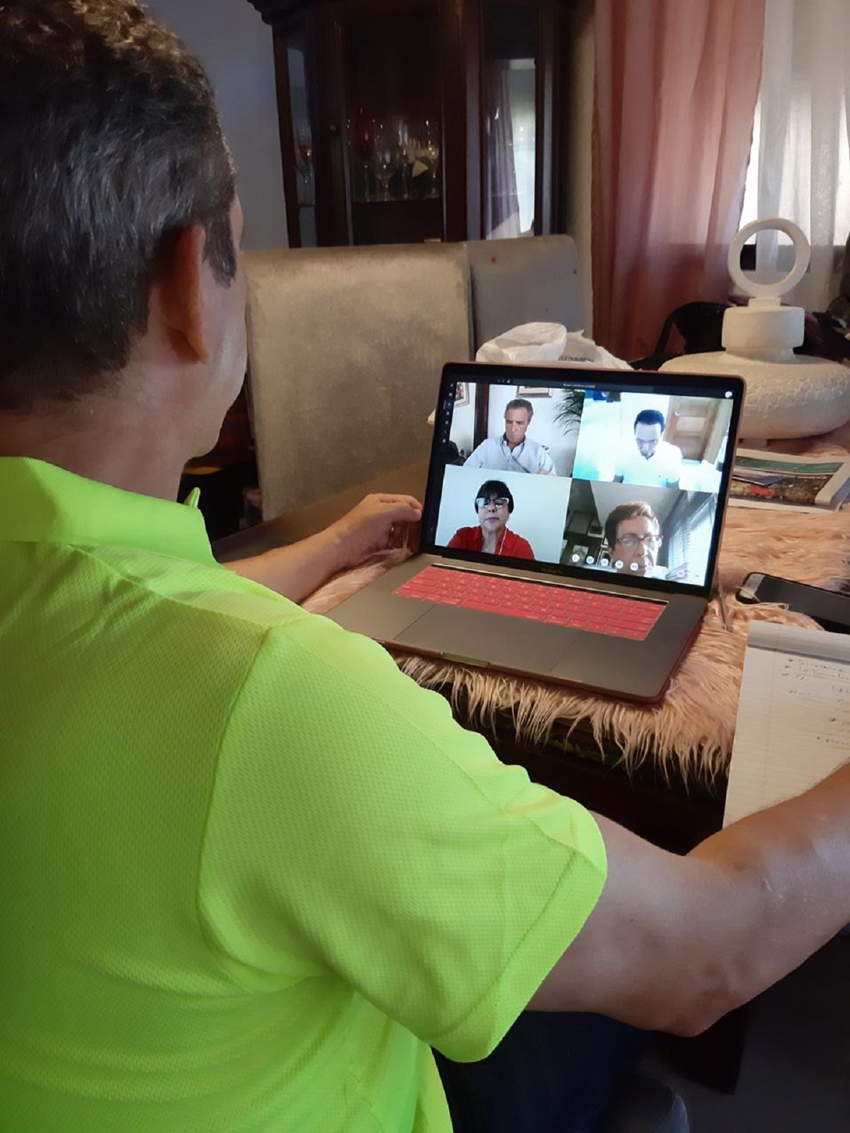  imagen En la reuni&oacute;n virtual participaron, adem&aacute;s, Olga Espaillat, Julia Mu&ntilde;iz y Claudia Defill&oacute;, en representaci&oacute;n de los colegios privados.
&nbsp; 