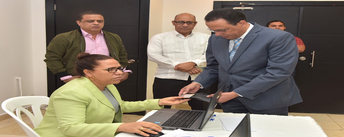  imagen Ministro Pe&ntilde;a Mirabal durante las votaciones. 