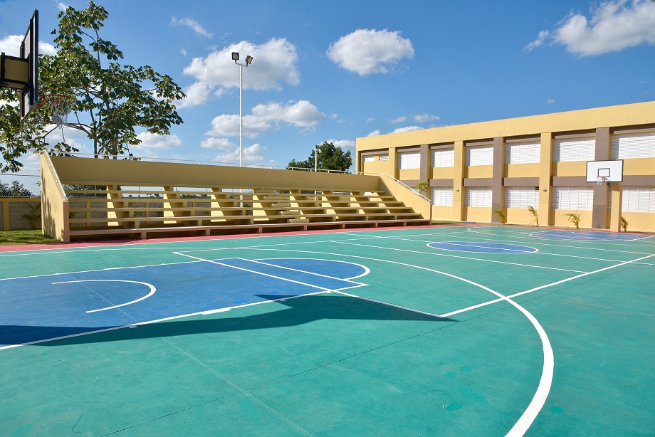  imagen Presidente Danilo Medina, Ministro Andres Navarro junto a otras personalidades corta cinta en acto de inauguraci&oacute;n. 