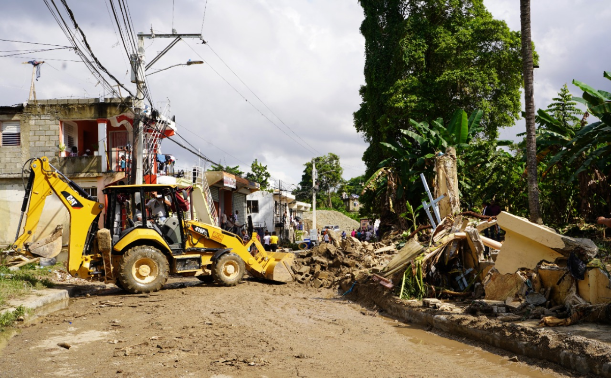  imagen Pared totalmente destruida en una Escuela por las lluvias ocasionadas el viernes pasado. 