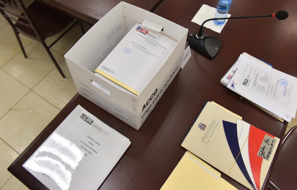  imagen La comisi&oacute;n de transici&oacute;n del Ministerio de Educaci&oacute;n 