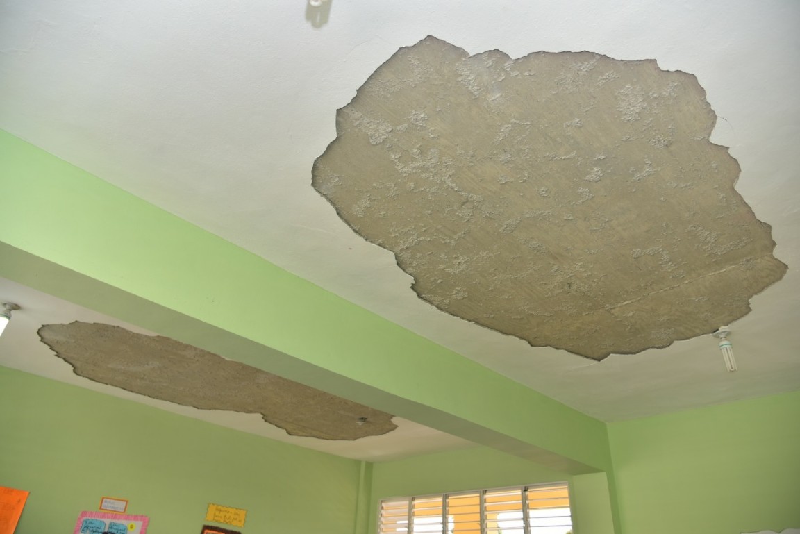  imagen Autoridades del MINERD en el centro educativo 