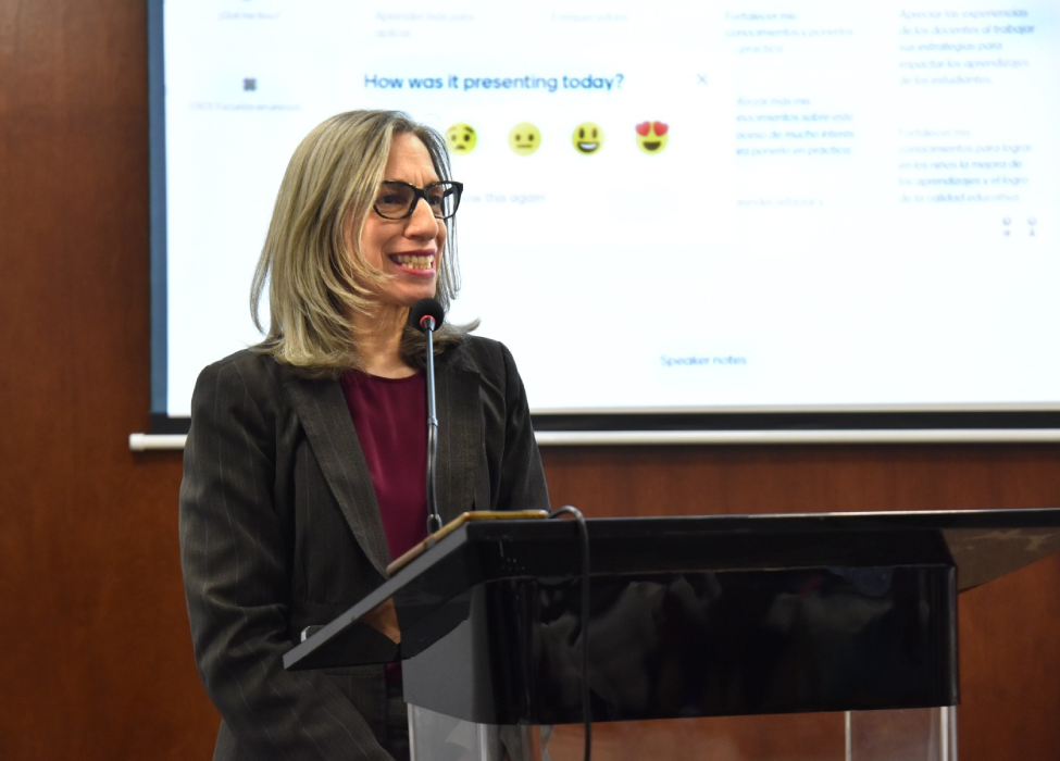  imagen Participantes del seminario &ldquo;Aportes desde la evaluaci&oacute;n a la mejora: juntos recuperamos y transformamos la educaci&oacute;n". 