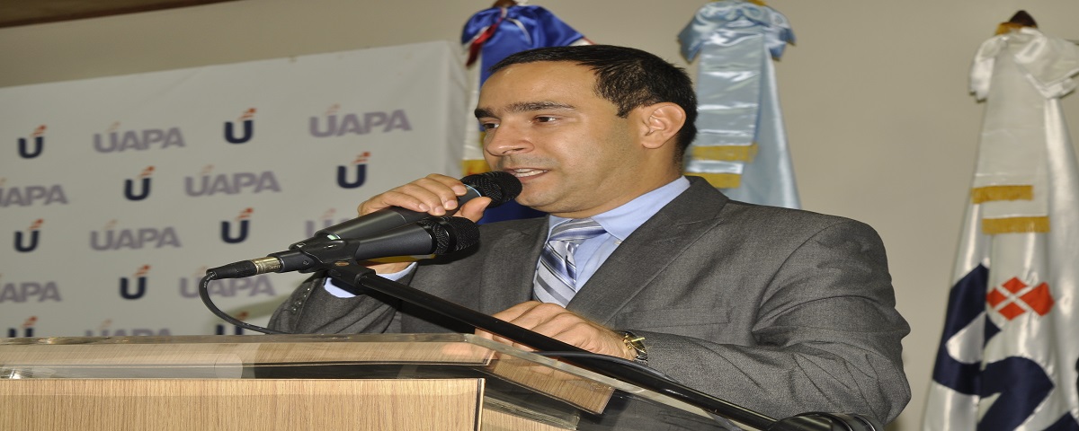  imagen El director Regional de Santiago, maestro Jos&eacute; Manuel Fern&aacute;ndez Abreu 