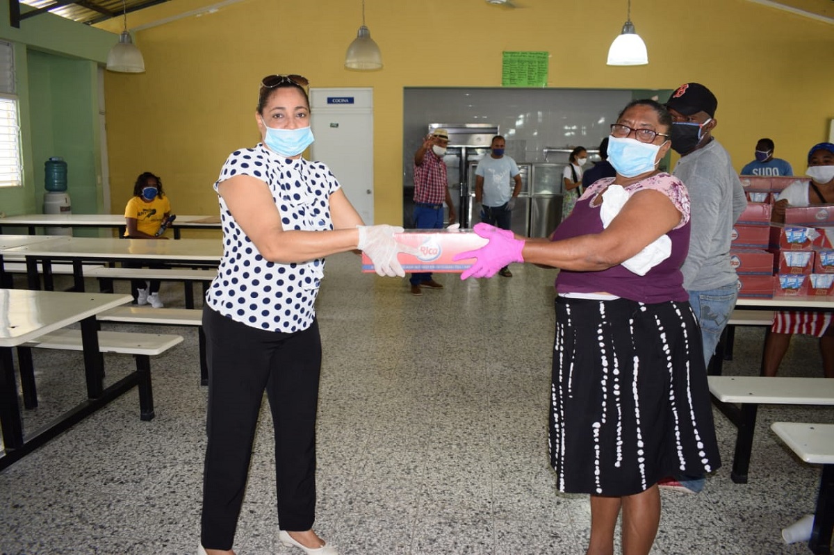  imagen La entrega de los kits de alimentos crudos fue realizada de manera exitosa, tomando en cuenta el protocolo establecido para la distribuci&oacute;n de los mismos, las medidas de distanciamiento social y el estricto orden requerido durante el per&iacute;odo de suspensi&oacute;n de docencia por el estado de emergencia nacional ante la pandemia del COVID-19.
&nbsp; 