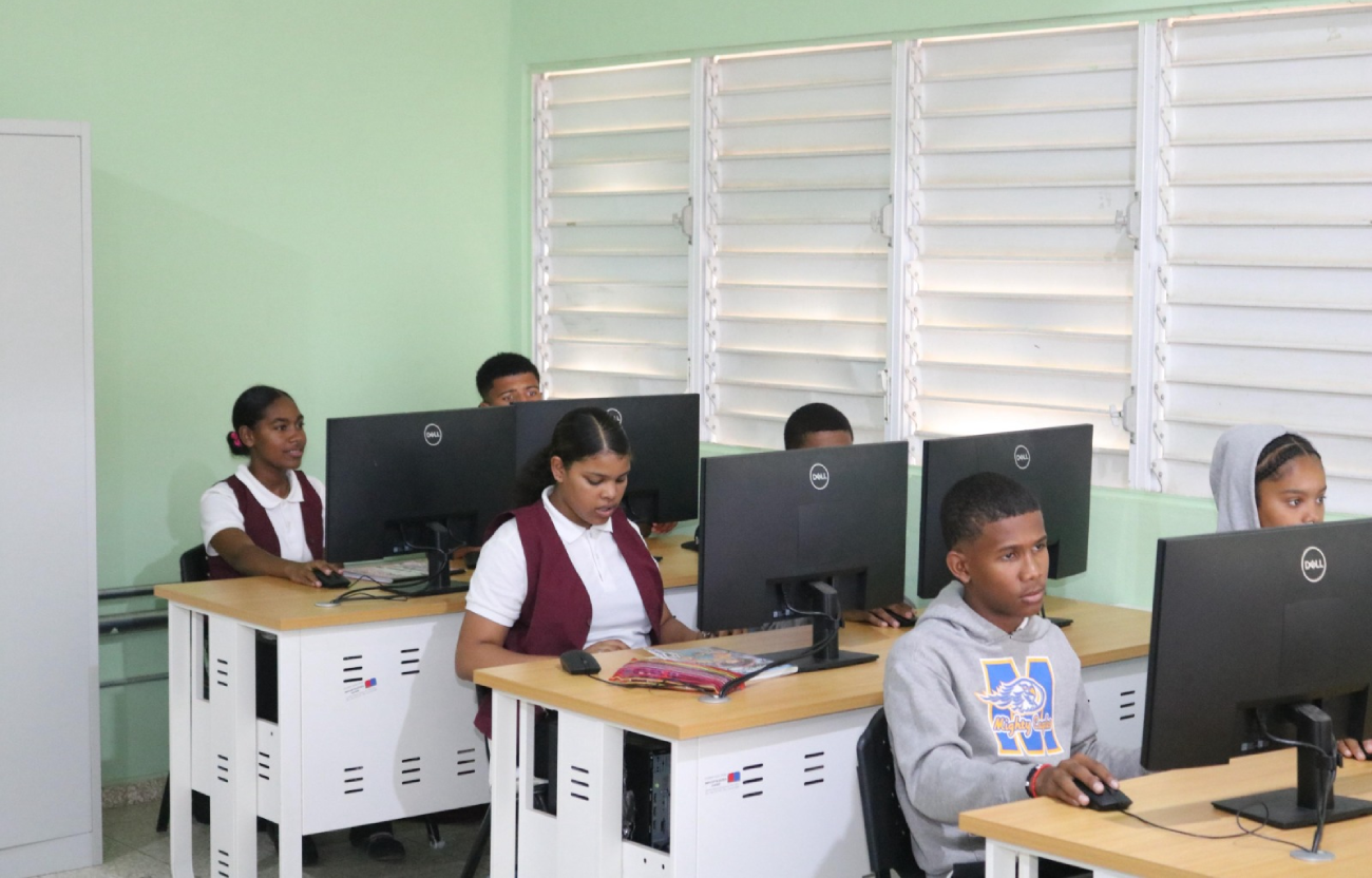  imagen Plan de Fortalecimiento de la Educaci&oacute;n T&eacute;cnico Profesional&rdquo;, beneficiando a un total de 972 estudiantes. 