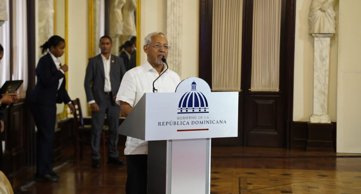  imagen Presidente de la Rep&uacute;blica Dominicana, Luis Abinader encabez&oacute; acuerdo entre el Ministerio de Educaci&oacute;n y la Asociaci&oacute;n Dominicana de Maestros&nbsp; presididos por el ministro &Aacute;ngel Hern&aacute;ndez y Eduardo Hidalgo. 