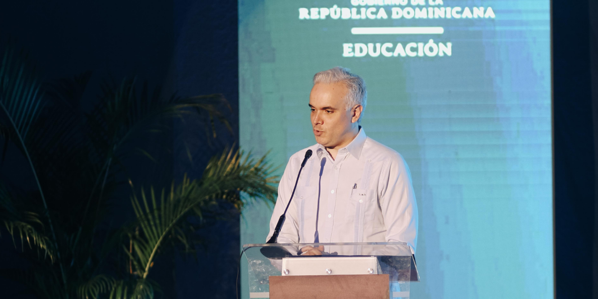  imagen apertura de la cuarta edici&oacute;n del Campeonato Nacional de Debate 