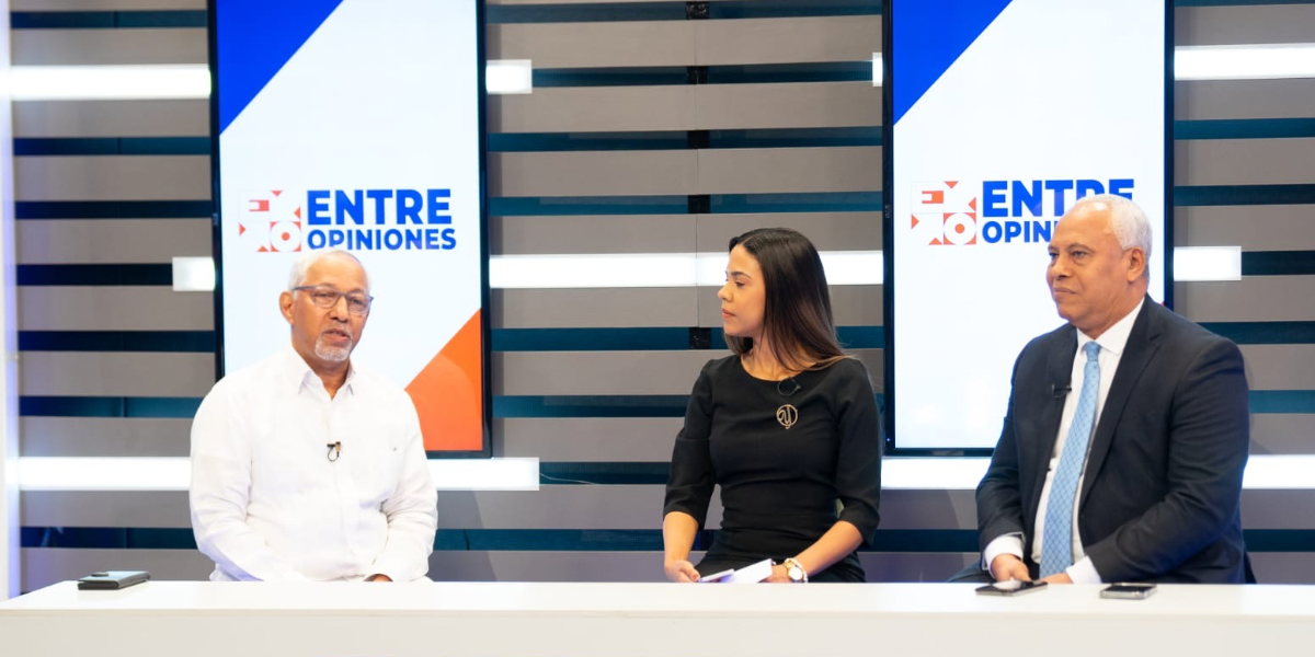  imagen Ministro de educaci&oacute;n, Angel Hern&aacute;ndez 