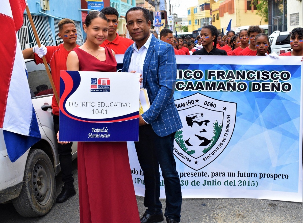  imagen Estudiantes durante el&nbsp;VI Festival de Marcha Escolar&nbsp; 
