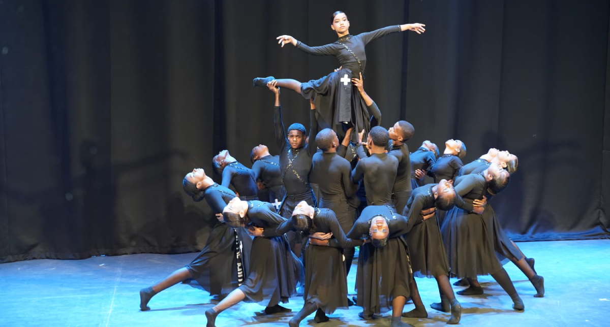  imagen La vicepresidenta de la Rep&uacute;blica, Raquel Pe&ntilde;a y el ministro de Educaci&oacute;n, &Aacute;ngel Hern&aacute;ndez reunidos con el ministro de la Juventud, Rafael F&eacute;liz, director de la Modalidad en Artes, Werner Ram&iacute;rez y los hermanos Ventura. 