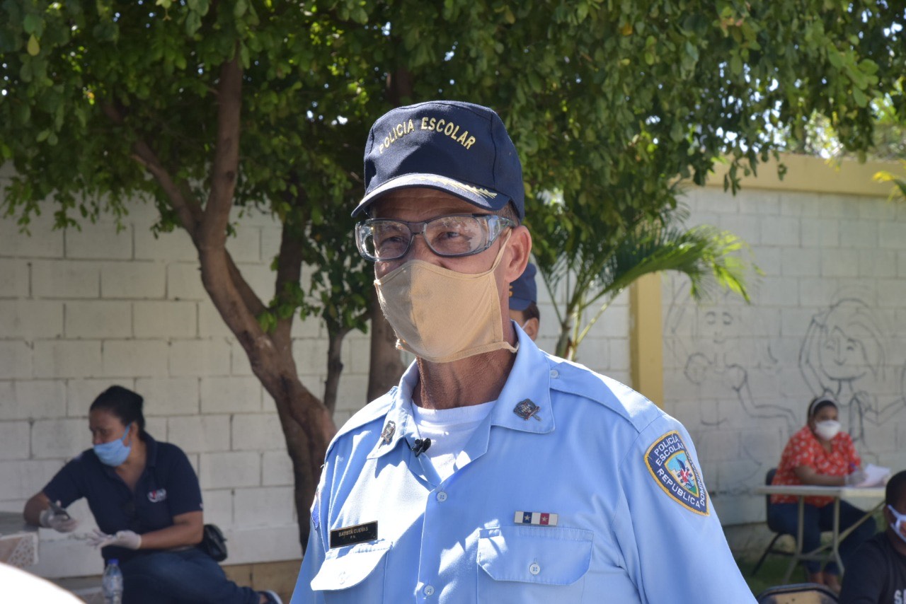  imagen Representante de APMAE y Policia Escolar. 