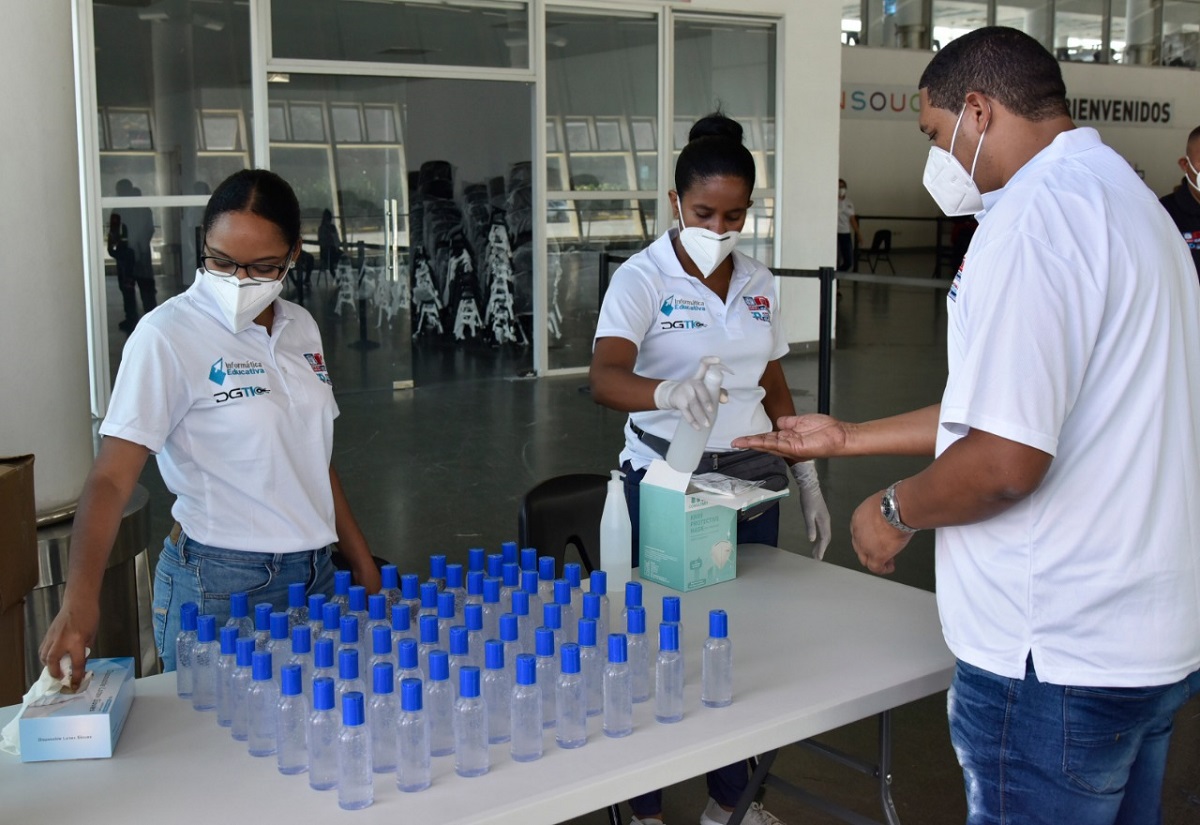  imagen La directora de Inform&aacute;tica Educativa, Claudia Rita Abreu 