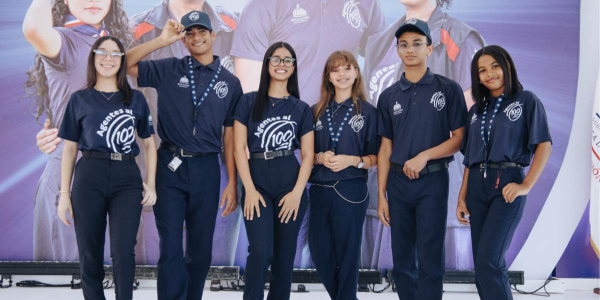  imagen Fotos de estudiantes en las escuelas sonriendo&nbsp; 