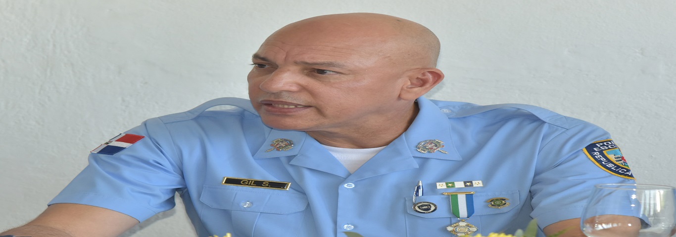  imagen Miembros de la policia escolar reunidos 