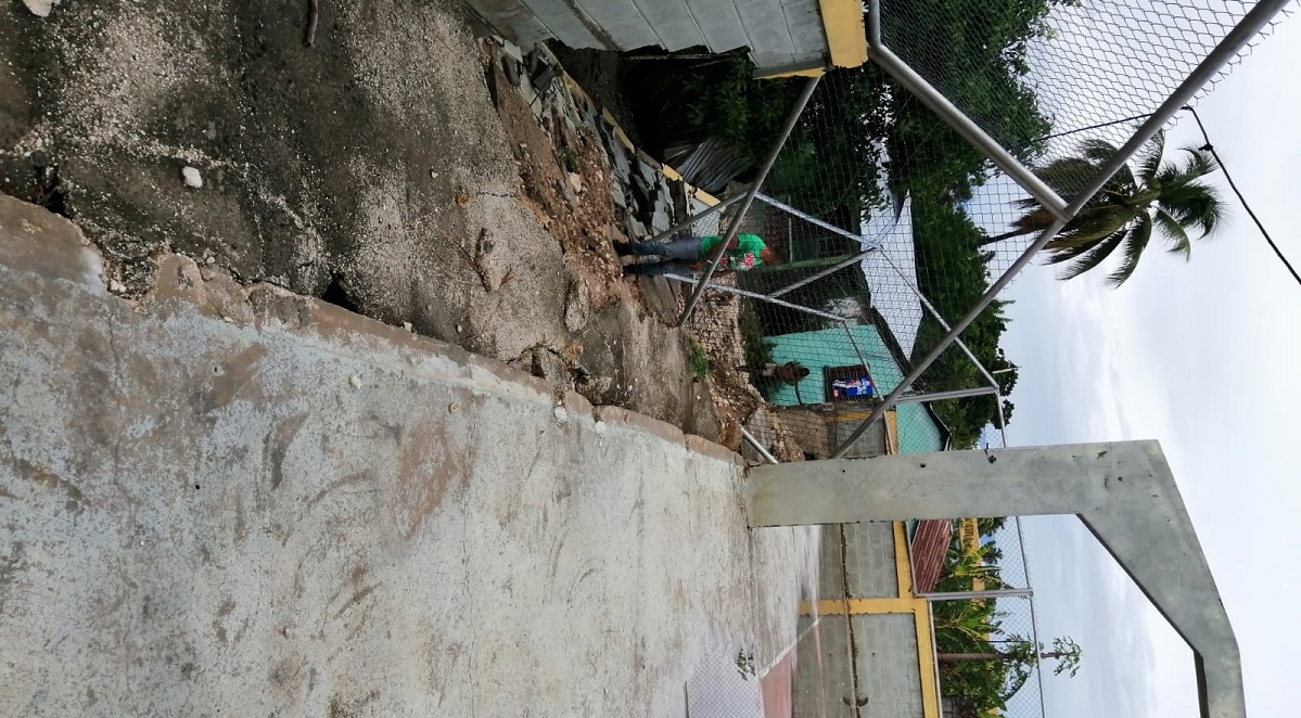  imagen Brigadas del Ministerio de Educaci&oacute;n trabajando 