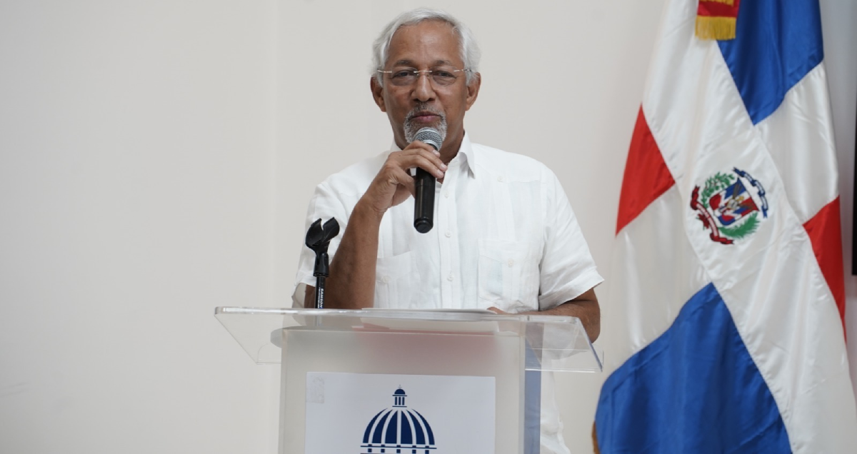  imagen Ministro de Educaci&oacute;n, &Aacute;ngel Hern&aacute;ndez reunido con los principales ejecutivos del proyecto.&nbsp;
&nbsp;
&nbsp; 