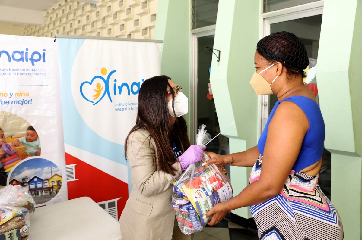  imagen Kenia Lora, directora del INAIPI 