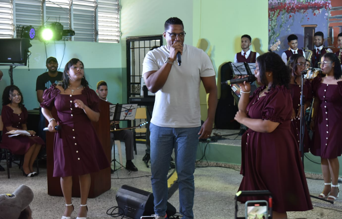  imagen Estudiantes de cuarto, quinto, y sexto de secundaria hacen presentaciones art&iacute;sticas auspiciada por la Direcci&oacute;n de Modalidad en Artes del MINERD. 