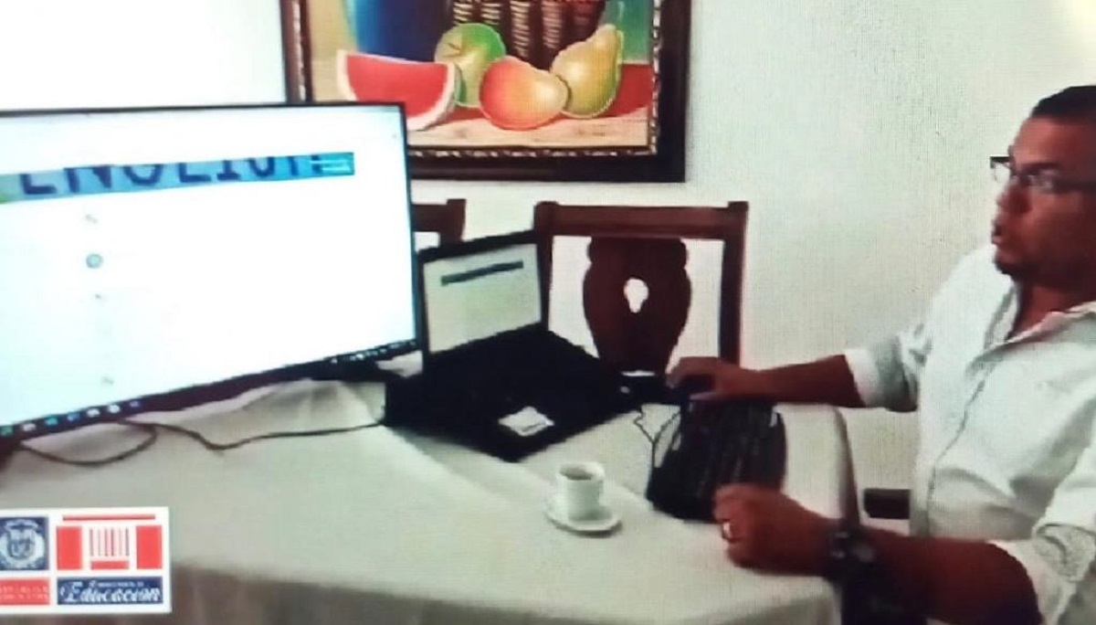  imagen El docente Jos&eacute; Leandro Goris Solando, del liceo Jaime Molina Mota, perteneciente al Distrito Educativo de Villa Tapia 