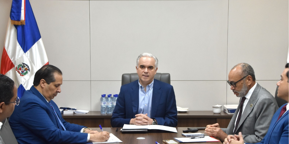  imagen ministro&nbsp;Luis Miguel De Camps 