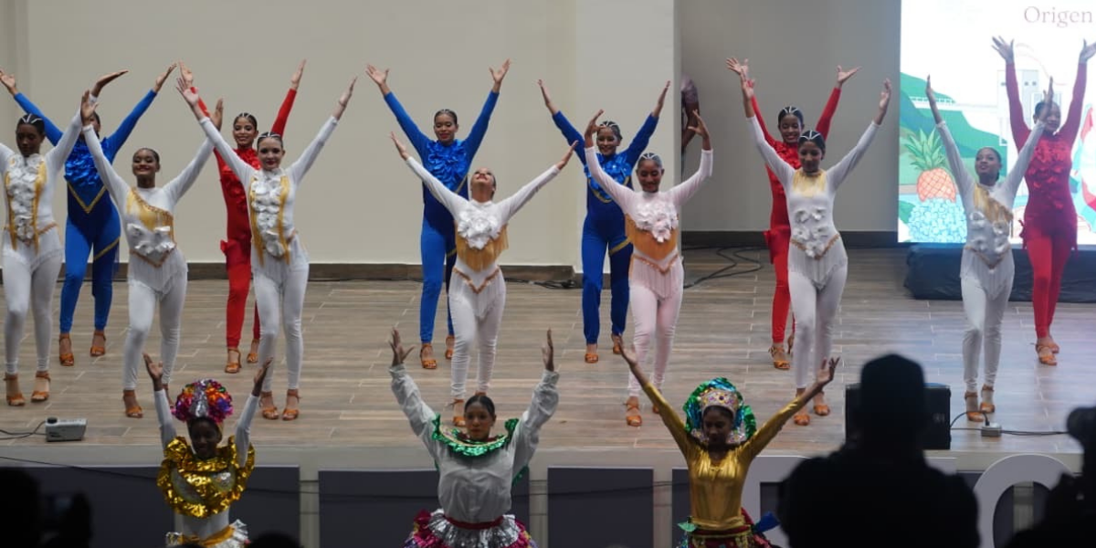  imagen Fotos de estudiantes bailando&nbsp; 