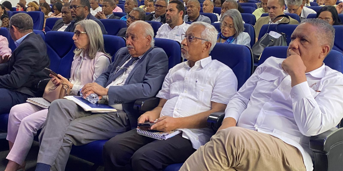  imagen &Oacute;scar Amarg&oacute;s, ministro &Aacute;ngel Hern&aacute;ndez y Ancell Scheker 