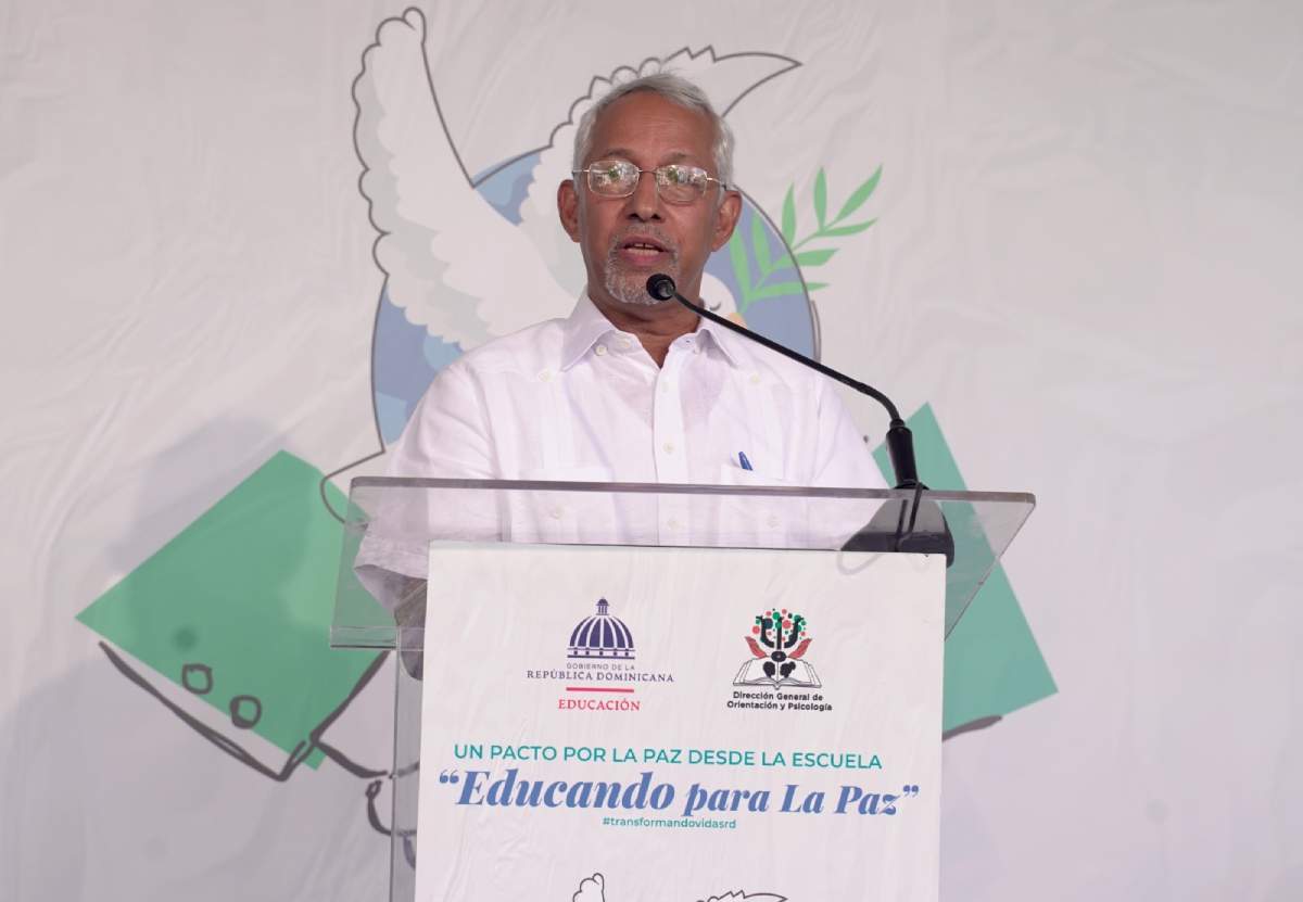  imagen Ministro de Educaci&oacute;n, &Aacute;ngel Hern&aacute;ndez comparte con autoridades educativas y titulares de UNICEF. 