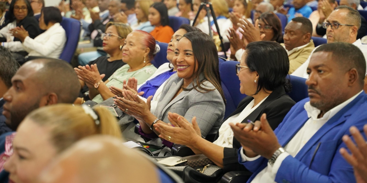  imagen Ministro Angel Hern&aacute;ndez 