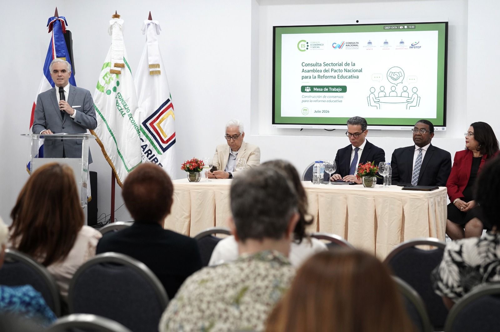  imagen Fotos del ministro de educaci&oacute;n De Camps 