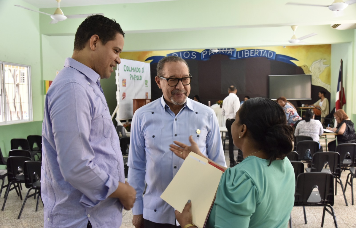  imagen Estudiantes iniciaron este lunes la primera convocatoria a las Pruebas Nacionales. 