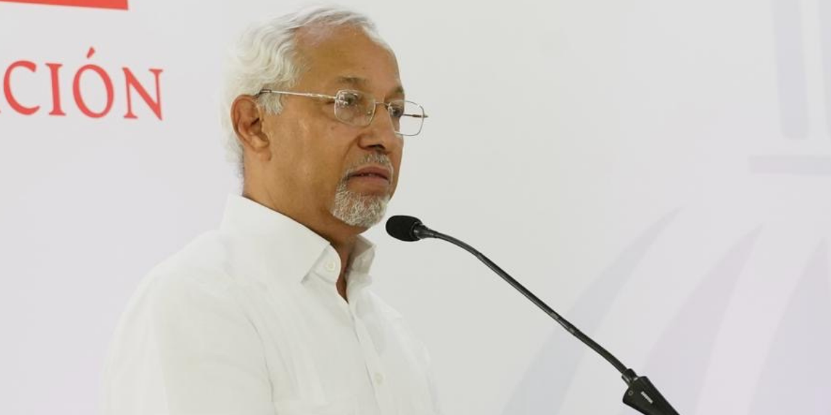  imagen Ministro de educaci&oacute;n, Angel Hern&aacute;ndez 