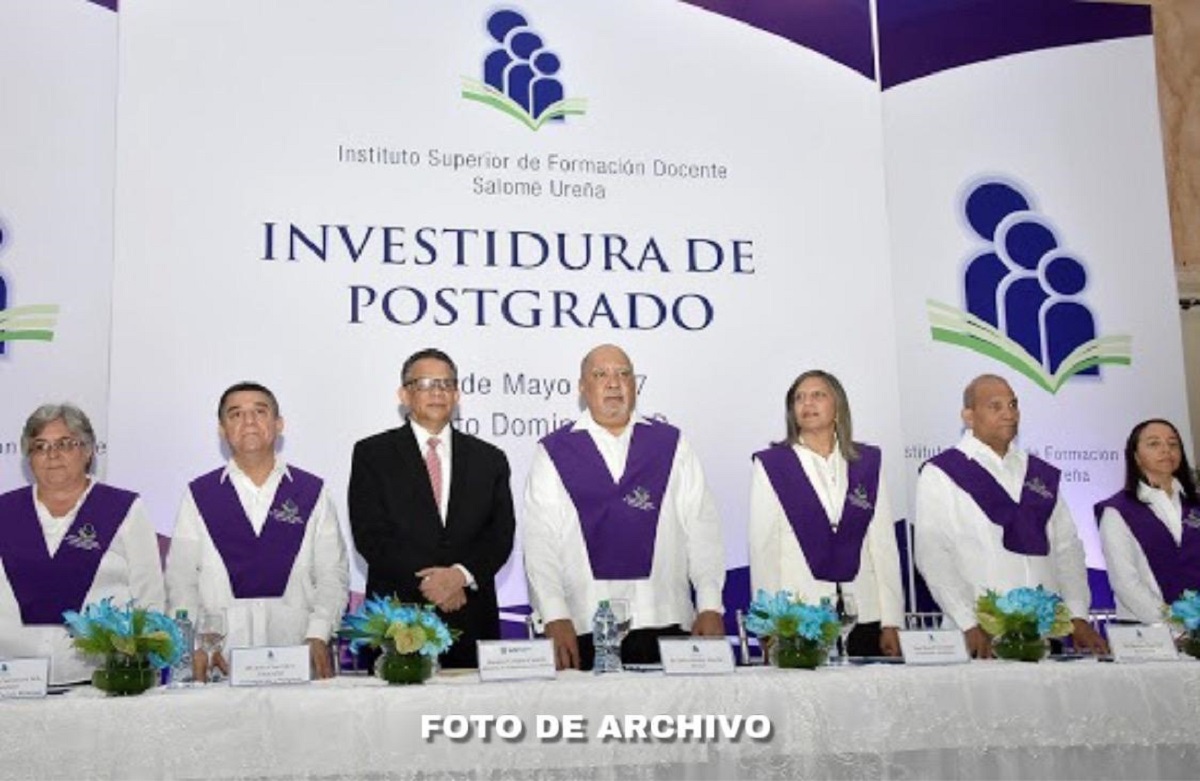  imagen El Ministerio de Educaci&oacute;n (MINERD) inform&oacute; que, durante los &uacute;ltimos ocho a&ntilde;os se elev&oacute; la inversi&oacute;n en la capacitaci&oacute;n de los docentes con el objetivo de aumentar el desarrollo de sus competencias profesionales y humanas, y contribuir as&iacute; eficazmente con la mejora de la calidad del proceso ense&ntilde;anza-aprendizaje.&nbsp; 