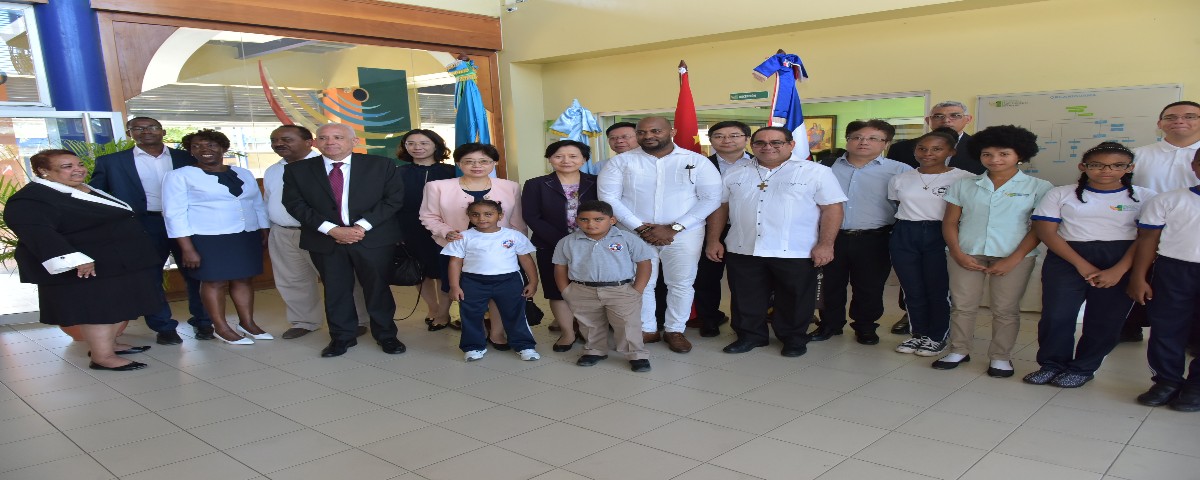  imagen Delegaci&oacute;n China visita plaza Don Bosco 