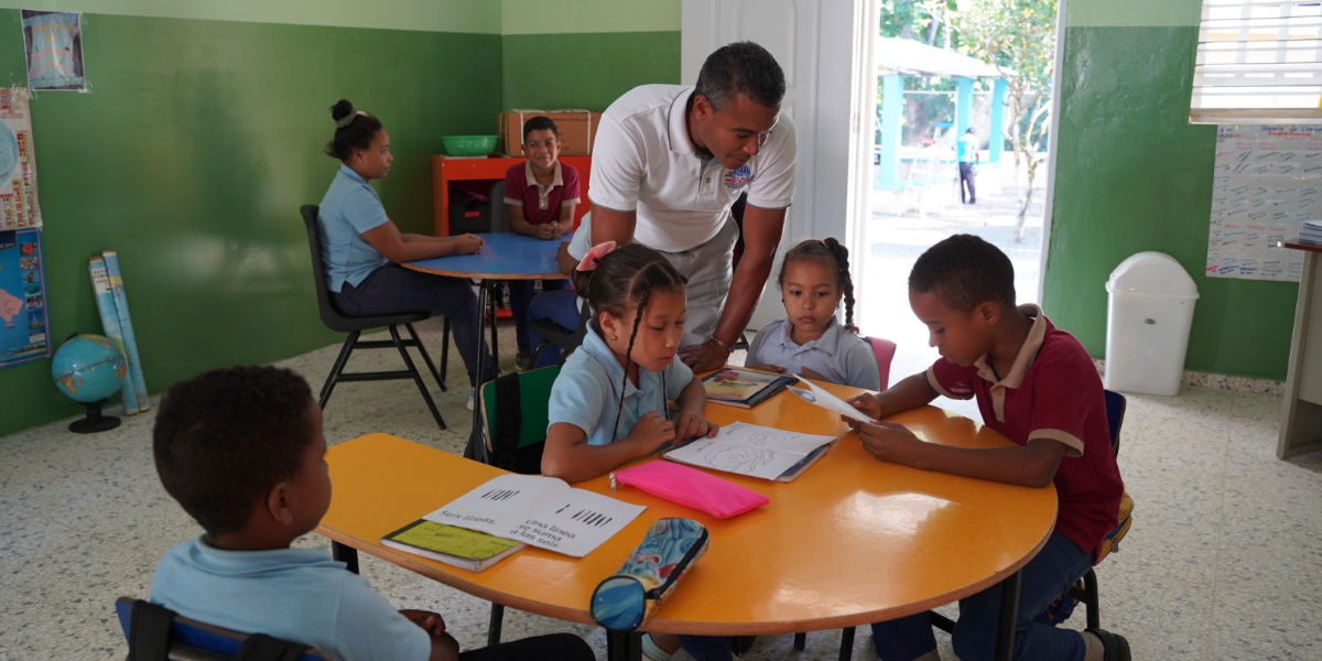  imagen maestros en el aula&nbsp; 