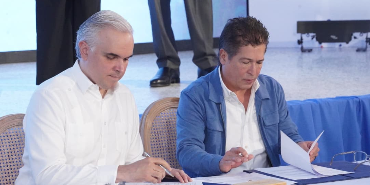  imagen ministro De Camps&nbsp; junto a&nbsp;el director general de RTVD, Iv&aacute;n Ruiz 