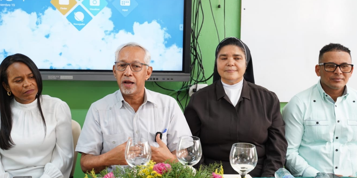  imagen El ministro de Educaci&oacute;n, &Aacute;ngel Hern&aacute;ndez 