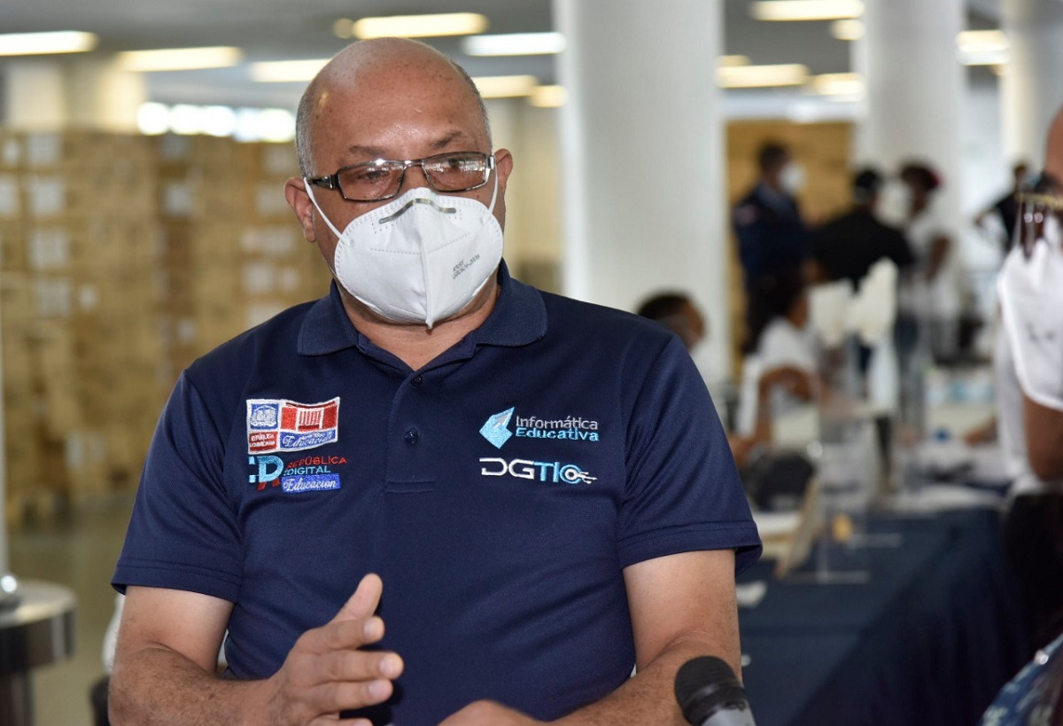  imagen Inicia tercera fase de entrega de laptops con unidades m&oacute;viles por todo el territorio nacional 